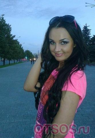 Дарина оказывает услугу Минет