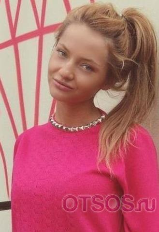 Тамила оказывает услугу Минет
