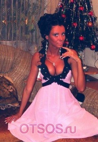 Девушка Соседа оказывает услугу Секс групповой
