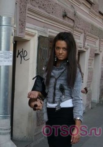Сара и Наташа оказывает услугу Минет