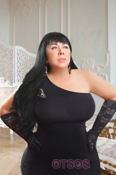 ЮЛИЯ оказывает услугу Куннилингус