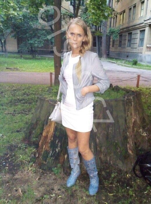 Иветта оказывает услугу Куннилингус